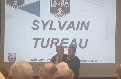 Des serviteurs du football et de l'Académie honorés