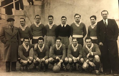 1945